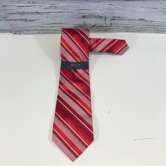 Arrow Mens Red Stripes 100% Silk Tie New - Picture 2 of 7